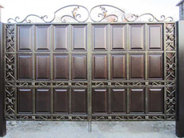 МЕТАЛЛИЧЕСКИЕ ВОРОТА С КАЛИТКОЙ (3,5 м х 2,20 м) (1 м х 2,20 м)